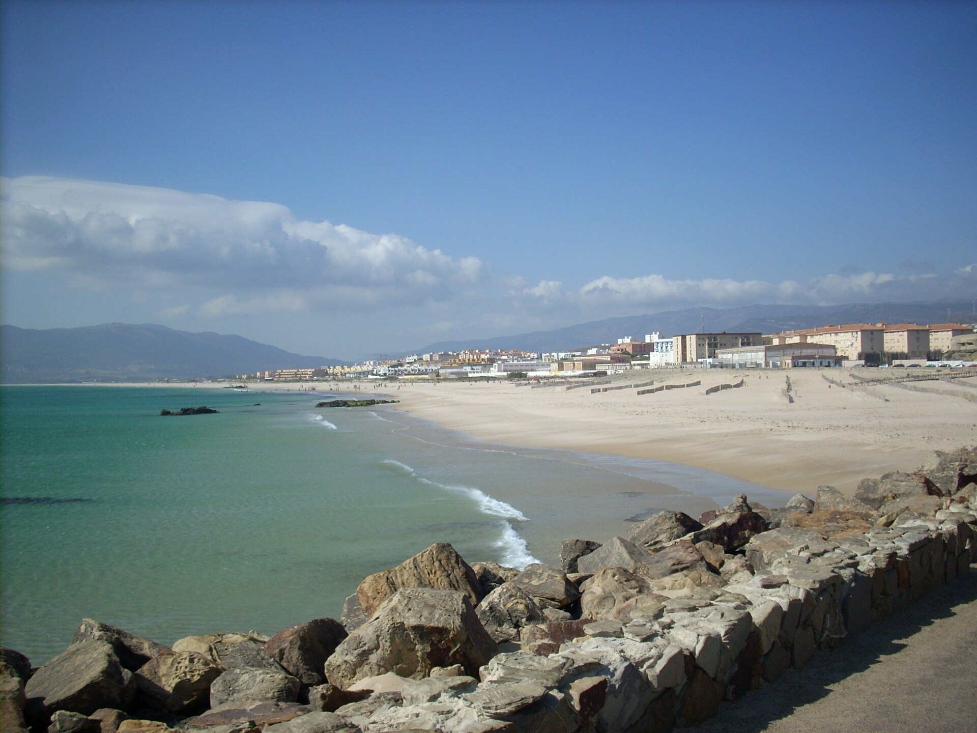 La playa y el pueblo